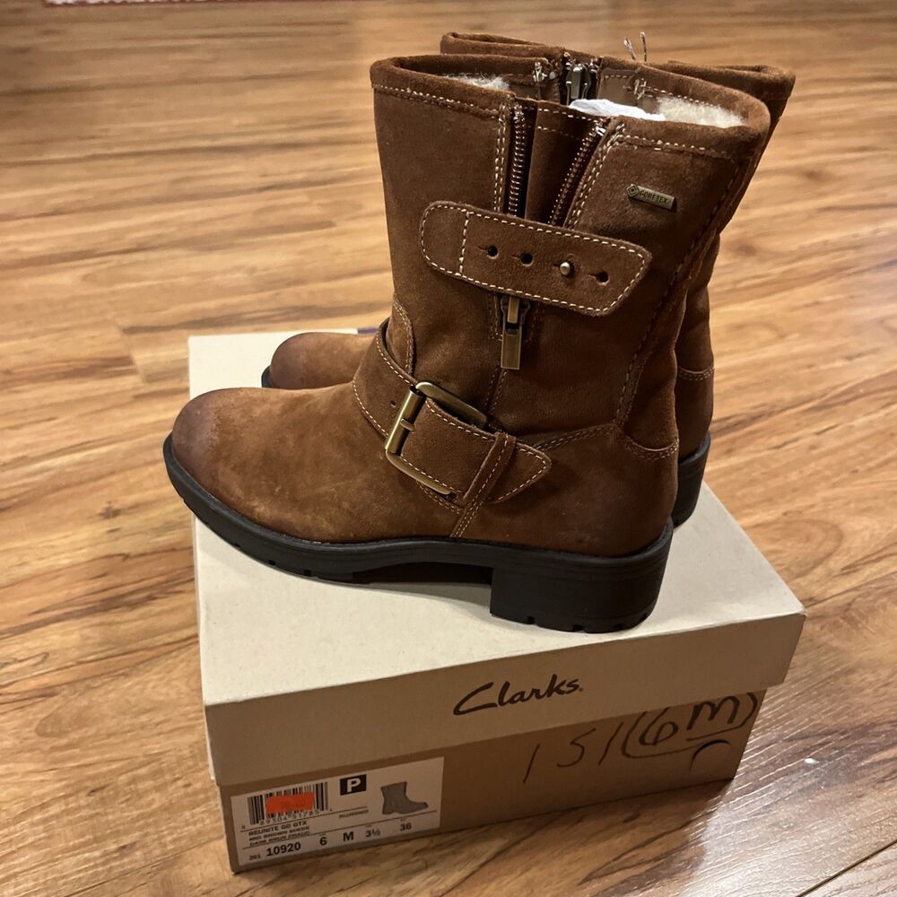 Clarks Womens Reunite Go GTX Brown Suede Boots, Size 6M, Brand New